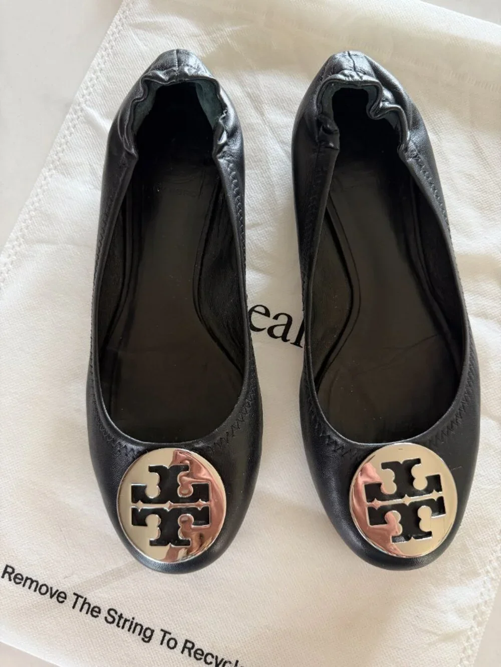 Tory Burch Reva Black Leather Ballet Flats Silver Logo 7.5